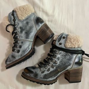 FREE BIRD booties. Never been worn.